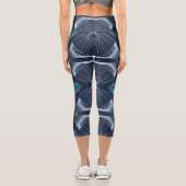 Harmonische Streifen in Blau und Grau Capri Leggings (Rückseite)
