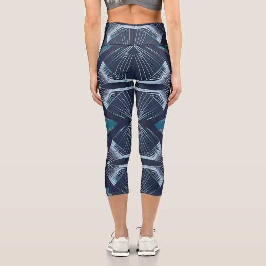 Harmonische Streifen in Blau und Grau Capri Leggings (Rückseite)