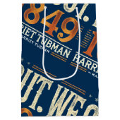 Harriet Tubman We Out 1849 Black American History Mittlere Geschenktüte (Rückseite)