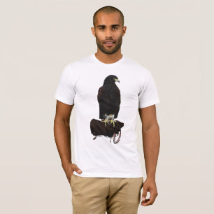 Harris Hawk über Glove T-Shirt