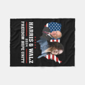 Harris W 2024 Freedom Hope Unity Political Kamala Fleecedecke (Vorderseite (Horizontal))