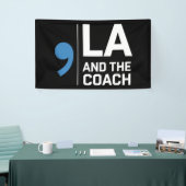 Harris Walz 2024 Comma La und The Coach 2024 Banner (Messeveranstaltung)