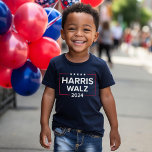 Harris Walz 2024 Wahl Navy Kid's T-Shirt<br><div class="desc">Kamala Harris für Präsident und Tim Walz für Vizepräsident 2024 Navy Blue Kid's T - Shirt der US-Präsidentschaftswahl Navy. Einfaches und modernes Design in marinierten und roten Farben mit US Flagge-Akzenten.</div>