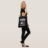 Harris Walz, offensichtlich Harris Waltz 2024 Wahl Tasche (Am Model)