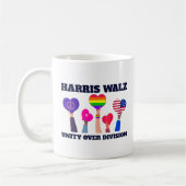 Harris Walz Unity über Division LGBTQ Dark Blue Kaffeetasse (Links)