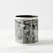 Harrods Bestimmungs-Abteilung, c.1901 Zweifarbige Tasse (Mittel)