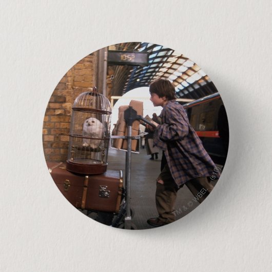 Harry and Hedwig PLATFORM 9 3/4™ Button (Vorderseite)
