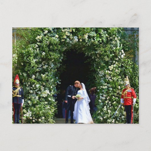 Harry Meghan Hochzeitstag Kuss Kapelle Eingang Postkarte (Vorderseite)