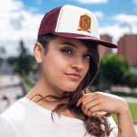 Harry Potter | Gryffindor QUIDDITCH™ Wappen Truckerkappe<br><div class="desc">Mit diesem Vintagen Design aus der Welt von Harry Potter präsentieren Sie die tapfersten Hogwarts Häuser. Ein klassischer Tartan mit Quidditch-Thema, komplett mit Broomsticks und diesem wunderschönen goldenen Schnabel. Inspiriert von der Hit-Kid-Serie und dem Geist von J.K. Rowling, repräsentiert dieses farbenfrohe, karierte Muster alle Werte von Gryffindor und ist ein...</div>