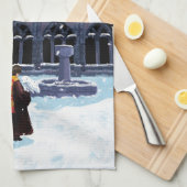 HARRY POTTER™ & Hedwig in HOGWARTS™ Hof Geschirrtuch (Viertel Falte)