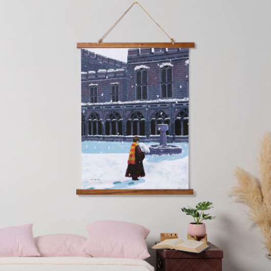 HARRY POTTER™ & Hedwig in HOGWARTS™ Hof Wandteppich Mit Holzrahmen (Schlafzimmer)