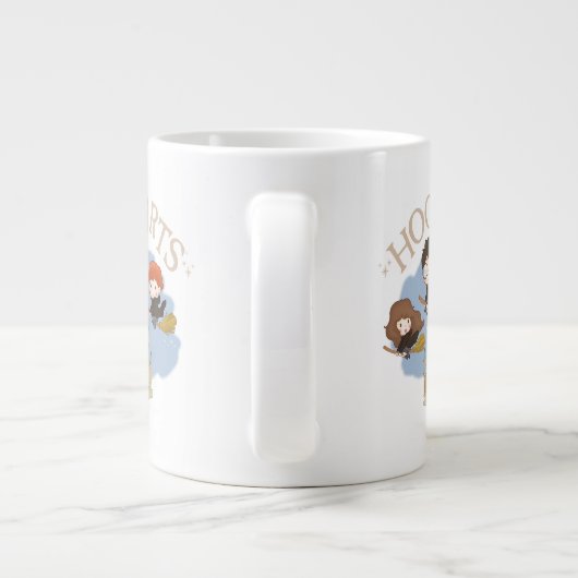 HARRY POTTER™, Hermione & Ron Fly Over HOGWARTS™ Jumbo-Tasse (Rückseite)