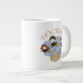 HARRY POTTER™, Hermione & Ron Fly Over HOGWARTS™ Jumbo-Tasse (Vorderseite Rechts)