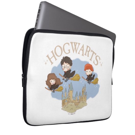 HARRY POTTER™, Hermione & Ron Fly Over HOGWARTS™ Laptopschutzhülle (Vorne Rechts)