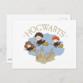 HARRY POTTER™, Hermione & Ron Fly Over HOGWARTS™ Postkarte (Vorne/Hinten)