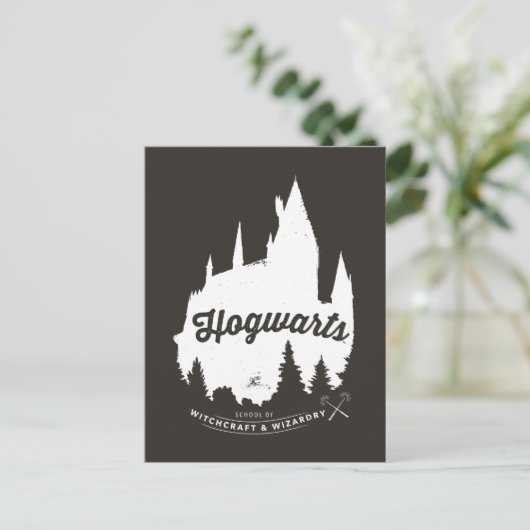 Harry Potter | HOGWARTS™ Castle Typografy Postkarte (Stehend Vorderseite)