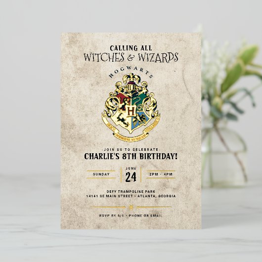 Harry Potter Hogwarts Crest Birthday Folieneinladung (Stehend vorne)