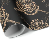 Harry Potter | Hogwarts gekreuzte Zauberstäbe Wapp Geschenkpapier (Rolleneckpunkt)