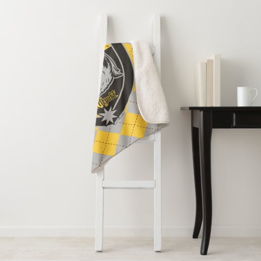 Harry Potter | Hufflepuff House Pride Wappen Sherpadecke (Beispiel)