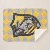 Harry Potter | Hufflepuff House Pride Wappen Sherpadecke (Vorderseite (Horizontal))