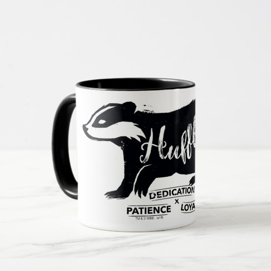 Harry Potter | HUFFLEPUFF™ Silhouette Typography Tasse (Vorderseite Links)
