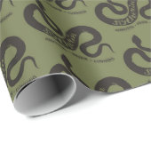 Harry Potter | SLYTHERIN™ Silhouette Typografie Geschenkpapier (Rolleneckpunkt)