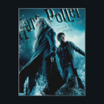 Harry Potter und Dumbledore auf Felsen 1 Postkarte<br><div class="desc">Die mächtige Bindung und Weisheit von Harry und Dumbledore erfassen mit diesem evokativen Design,  das sie an einem felsigen Ufer vorstellt. Dieses Kunstwerk ist perfekt für Fans,  die die tiefen Momente und Lektionen der Zauberwelt schätzen. Es verleiht jeder Sammlung Tiefe und Magie.</div>