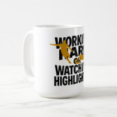 Hart arbeiten oder Highlights lustiger Fußball sch Kaffeetasse (Vorderseite Links)