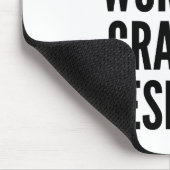 hart arbeitender Grafikdesigner Mousepad (Ecke)