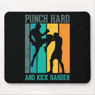 Hart schlagen und härter treten für einen Kickboxe Mousepad