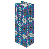 Hartglas mit blauem und Lila Winkelmuster Geschenktüte Für Weinflaschen (Rückseite Schrägansicht)