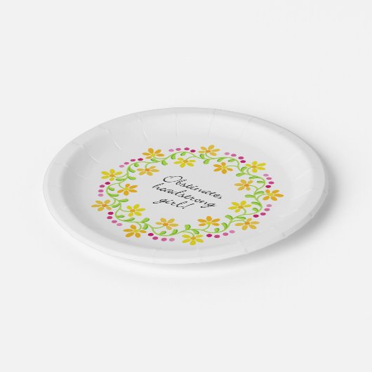 Hartnäckiger eigensinniger Mädchen Austen Stolz u. Pappteller (Schrägansicht)