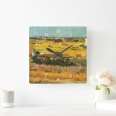 Harvest at La Crau, with Montmajour... Quadratische Wanduhr (Zuhause)