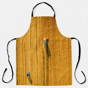 Harvester-Maschine im Feld. Harfen kombinieren Schürze