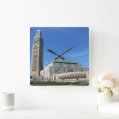 Hasan II mosque in Casablanca, Morocco Quadratische Wanduhr (Zuhause)