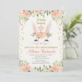 Häschen-Babypartyeinladungs-Pfirsichcreme Ostern Einladung (Stehend Vorderseite)