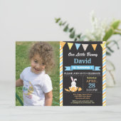 Häschen-Geburtstags-Jungen-Osterei-Geburtstag Einladung (Stehend Vorderseite)