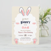 Häschen Some Bunny wird Eins 1. Geburtstag Einladung (Stehend Vorderseite)