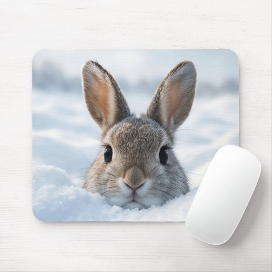 Hase in einer tiefen Schneewehe Mousepad (Mit Mouse)
