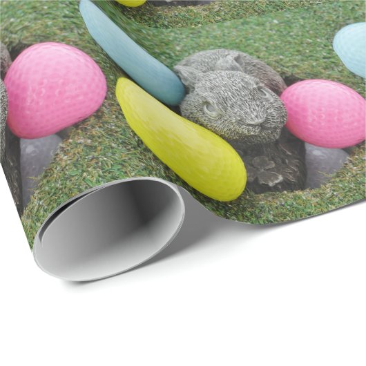 Hase mit rosa blaugelbem Ei Geschenkpapier (Rolleneckpunkt)