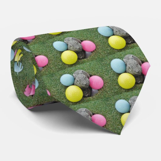 Hase mit rosa blaugelbem Ei Krawatte (Gerollt)