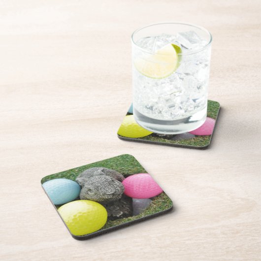 Hase mit rosa blaugelbem Ei Untersetzer (Rechte Seite)