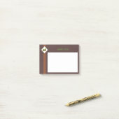 Haselnüsse und Brown Post-it Klebezettel (Auf Schreibtisch)