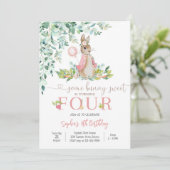 Hasen-Blumen-4.-Geburtstagseinladung Einladung (Stehend Vorderseite)