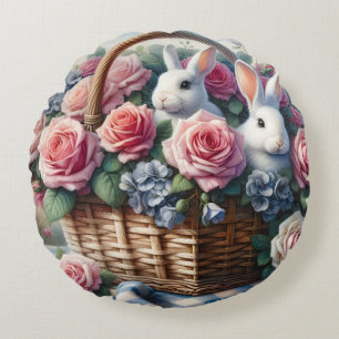 Hasen, gebettet zwischen Cottage-Rosen Rundes Kissen