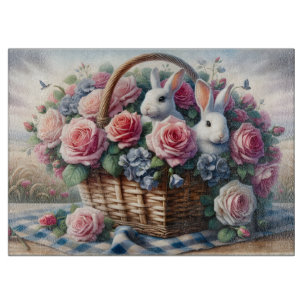 Hasen, gebettet zwischen Cottage-Rosen Schneidebrett