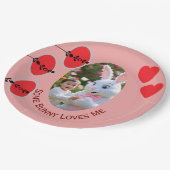 Hasen- und Kinderfoto in ovalem Rahmen &Hearts Ost Pappteller (Schrägansicht)