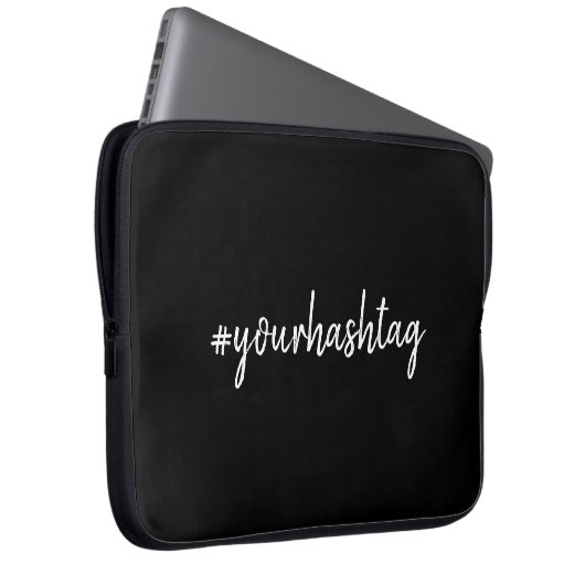 Hashtag | Modernes Skript Trendy Black Laptopschutzhülle (Vorne Rechts)