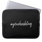 Hashtag | Modernes Skript Trendy Black Laptopschutzhülle (Vorderseite)