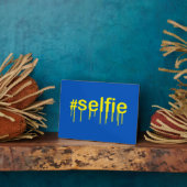 Hashtag Selfie Drooling auf blaue Dekoration Fotoplatte (Seite)